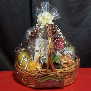 Autumn tea and coffee basket